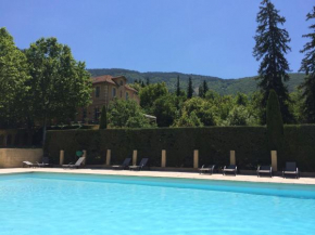 Гостиница Two Studios with pool in garden Park nearby spas and views at the Mont Ventoux  Монбрюн Ле Бен